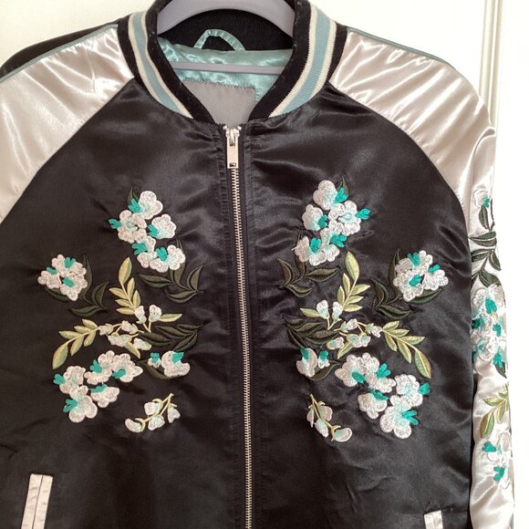 Vero Moda Women's Embroidered Bomber Jacket Size L Satin Feel Floral Lined - Picture 2 of 12